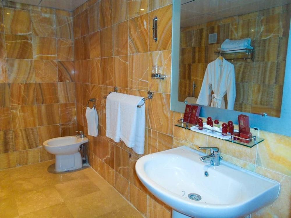 Hotel Les Zianides Tlemcen Extérieur photo